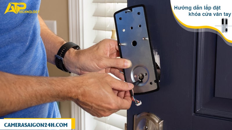 hướng dẫn lắp đặt khóa cửa vân tay